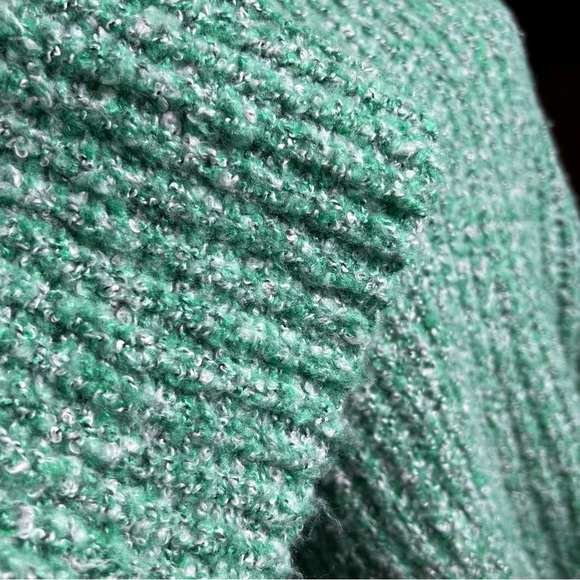 Sincerely Jules Cozy Green Sweater w/ Flared Sleeves - Size L 💚✨ - Picture 3 of 7